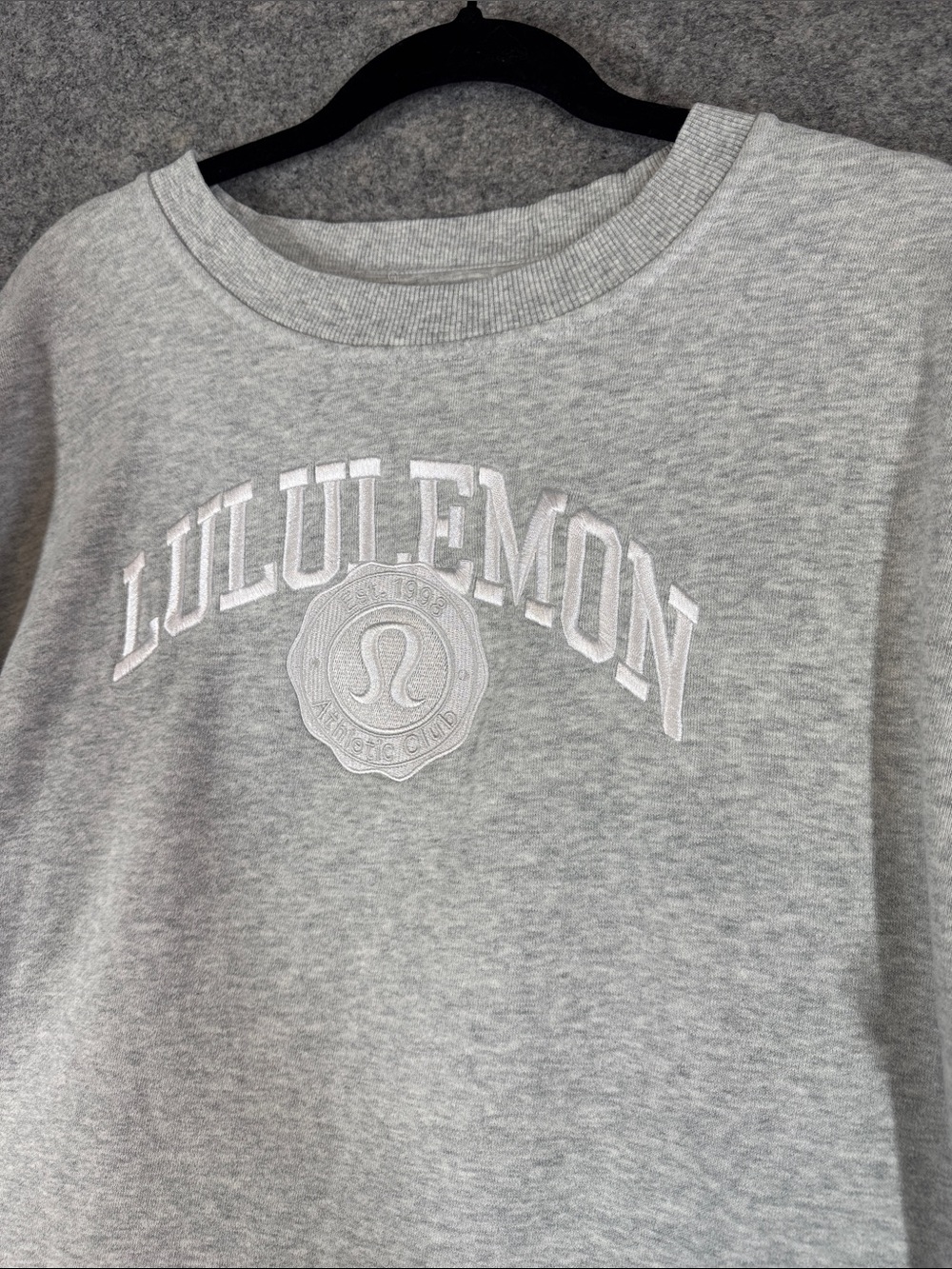 Lululemon Light Gray Crewneck Pullover Sweatshirt Athleisure Embroidered Active - Picture 3 of 11